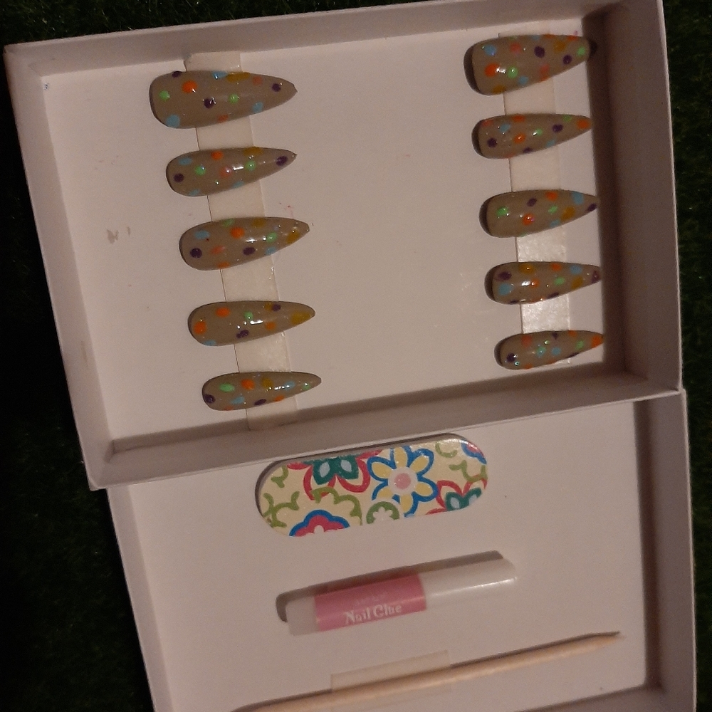 Spring colors nails